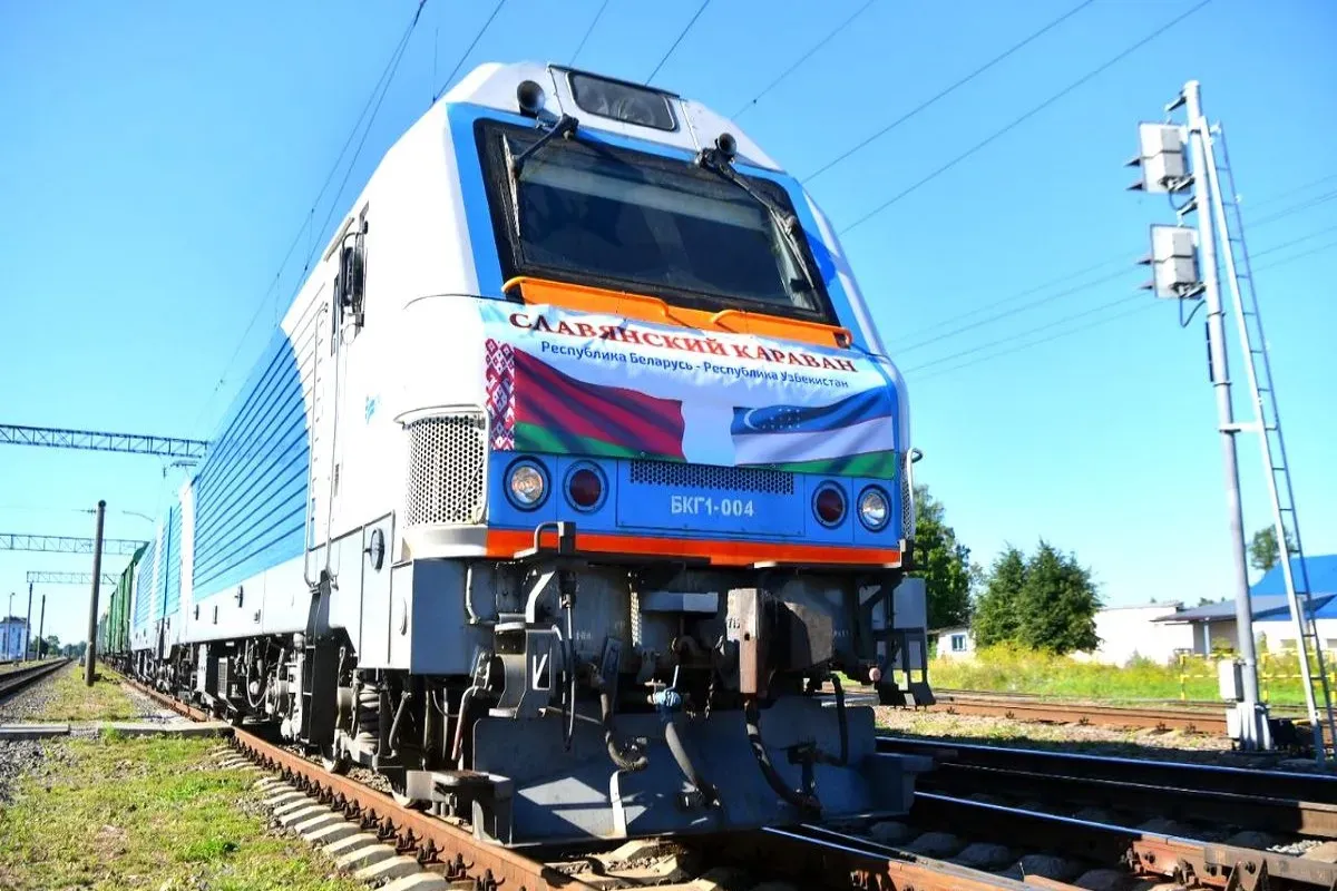 bimodalnyj-kontejnernyj-terminal-zarabotaet-v-oktyabre-a-valyutnaya-vyruchka-za-pyat-mesyacev-vyrosla-na-6percent-dajdzhest-3